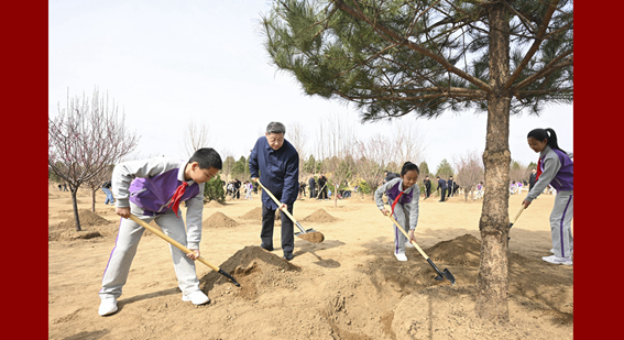 習近平在參加首都義務植樹活動時強調 為山川大地增添錦繡 讓中國式現代化底色更加亮麗