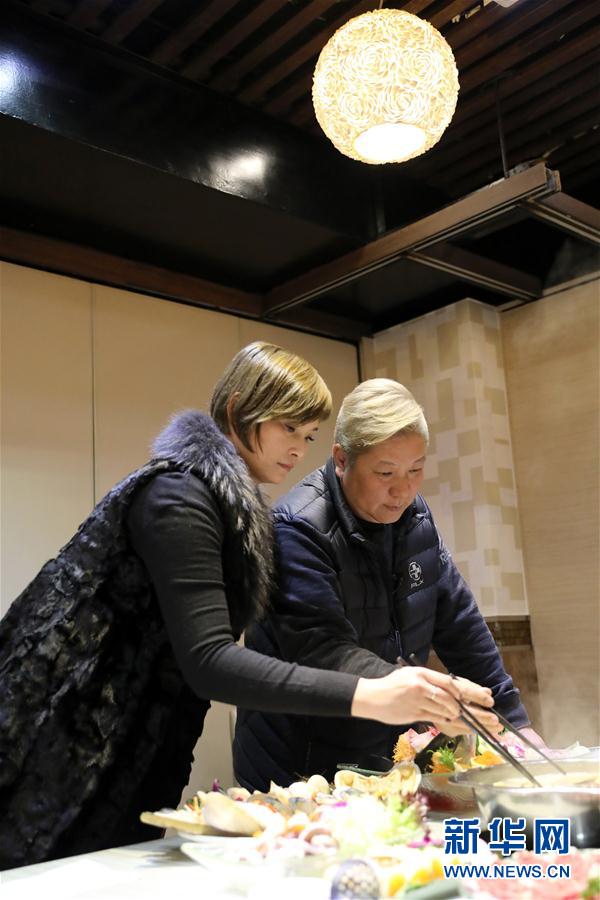 （香港故事·圖文互動）（3）香港美食：當“米其林”遇上“黑珍珠”