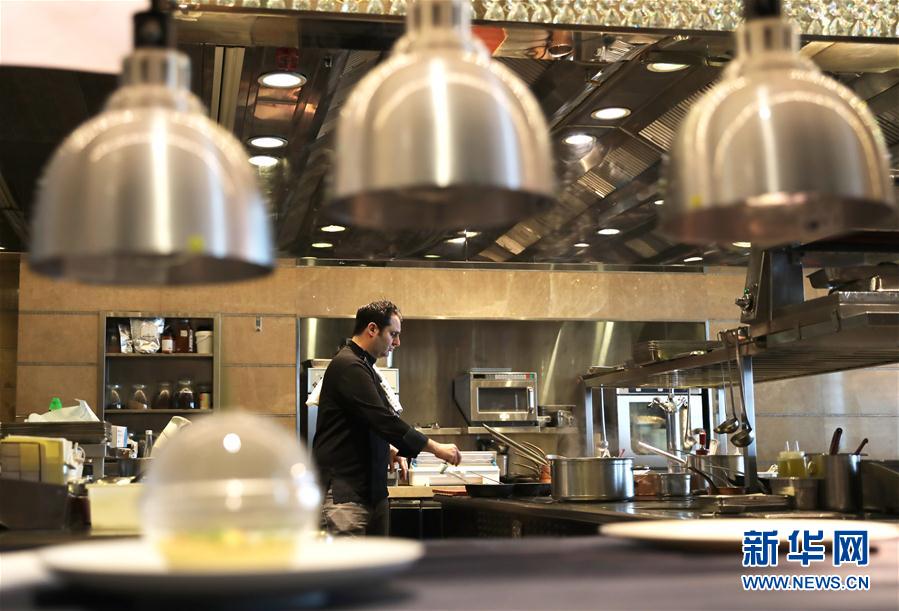 （香港故事·圖文互動）（7）香港美食：當“米其林”遇上“黑珍珠”