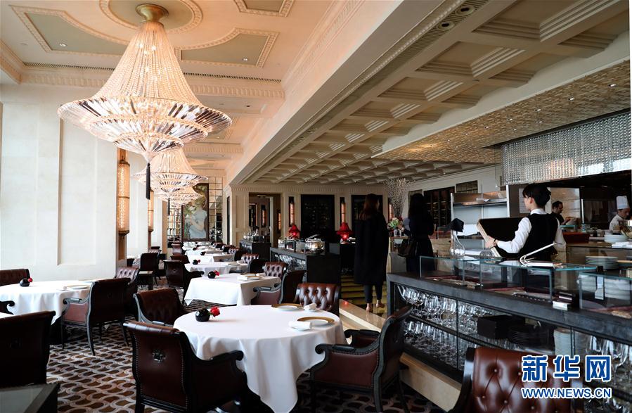 （香港故事·圖文互動）（8）香港美食：當“米其林”遇上“黑珍珠”