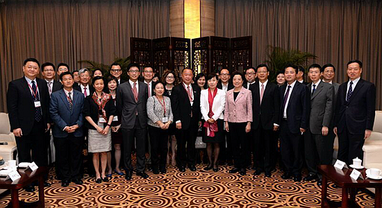 仇鴻率香港工商界代表團出席2016絲博會暨第20屆西洽會