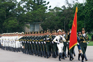 第15屆香港青少年軍事夏令營開營 儀仗隊進行表演