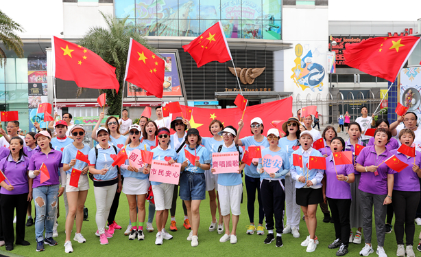 香港市民唱響心中的國歌