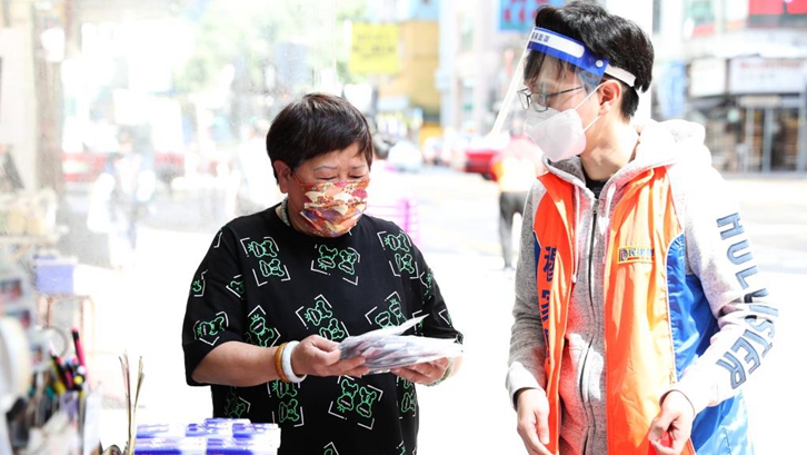 “抗疫快遞員”為香港市民送去中央關愛