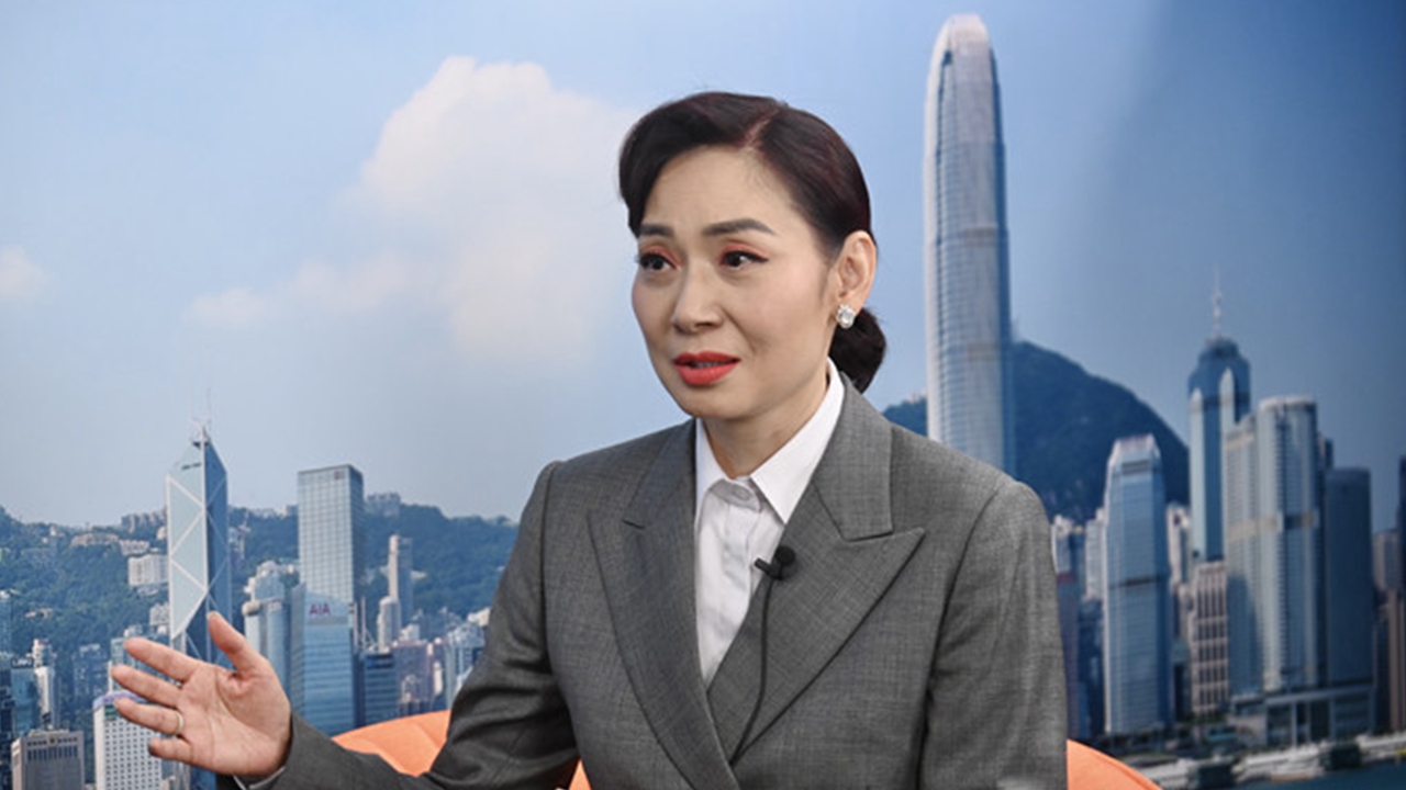 鄺美雲代表：服務奉獻是很開心的事情